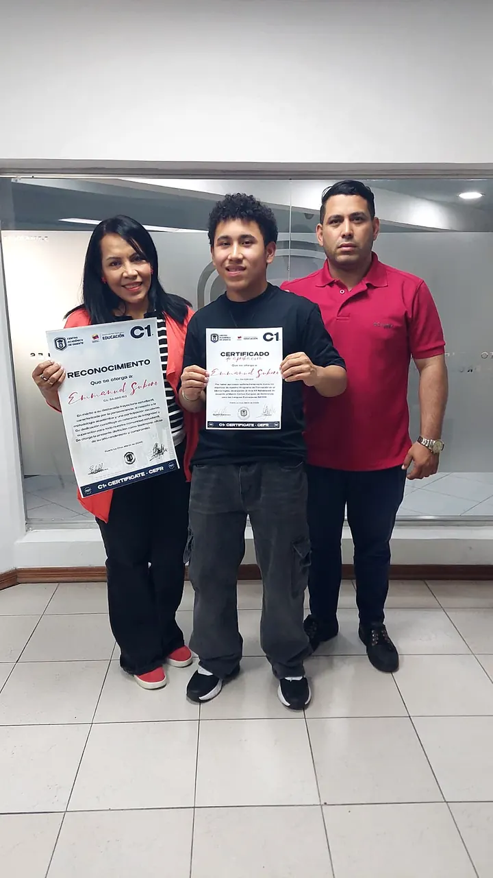 Foto 2 de la graduación del 30 de marzo